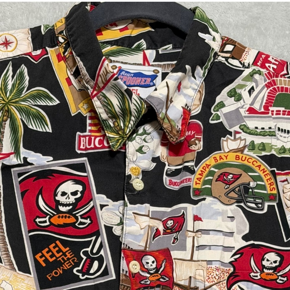 Vintage Reyn Spooner Tampa Bay Buccaneers NFL Men Large Black Hawaiian Shirt